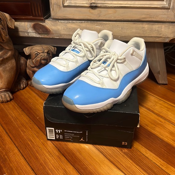 Jordan 11 retro low university blue